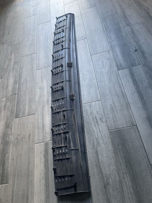 Накладка заднего бампера Toyota Land Cruiser 200. 52162-60040