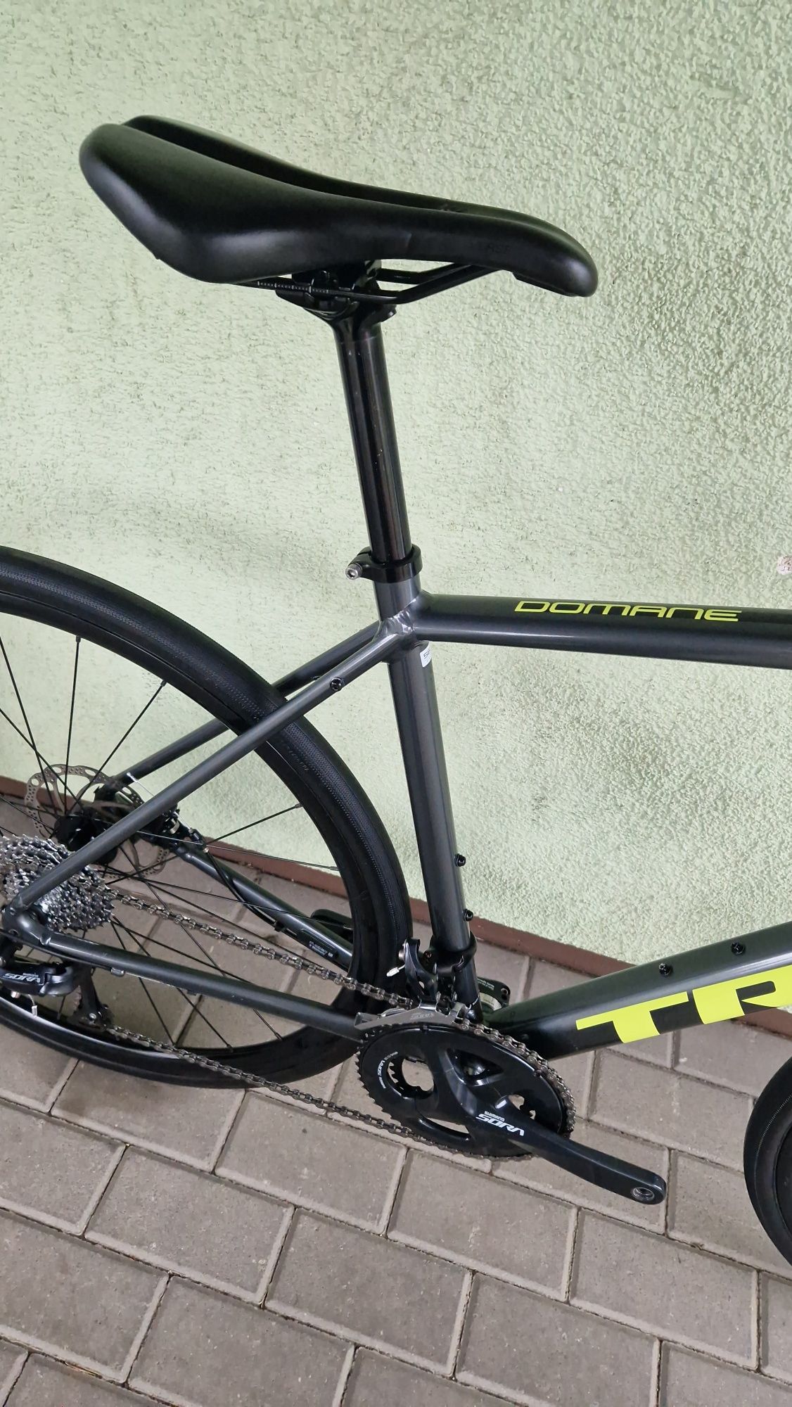 TREK domane AL3 alu CARBON sztywne osie r56 gravel endurance