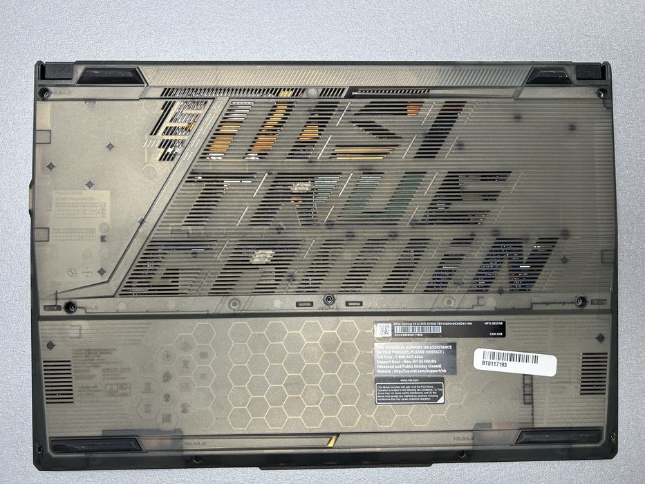 100 MSI Cyborg 15 A13VE-218US i7-13620H/16/512/RTX4050/15,6/144Hz