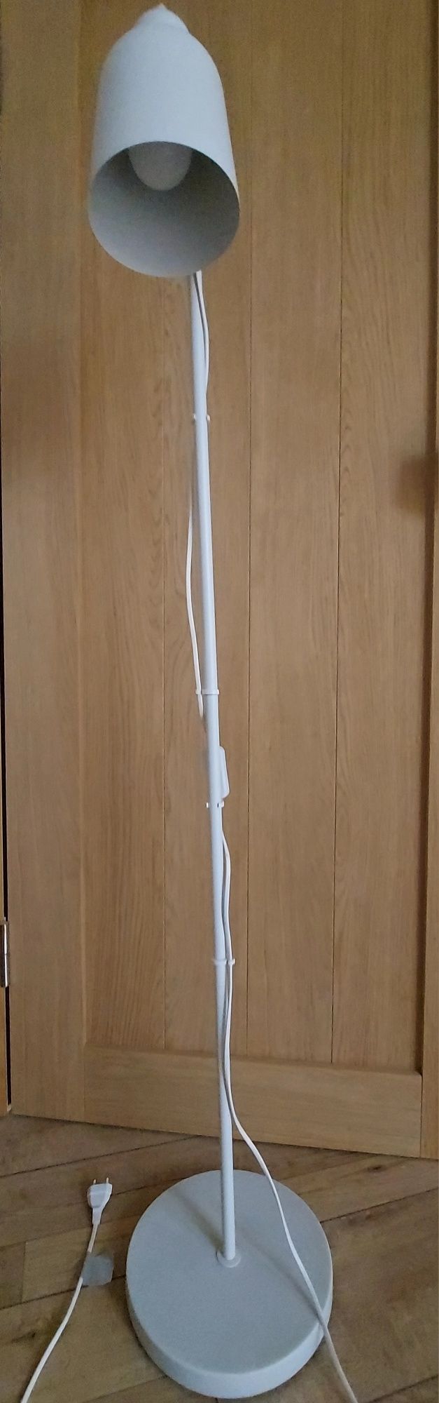 Lampa stojąca, podłogowa biała