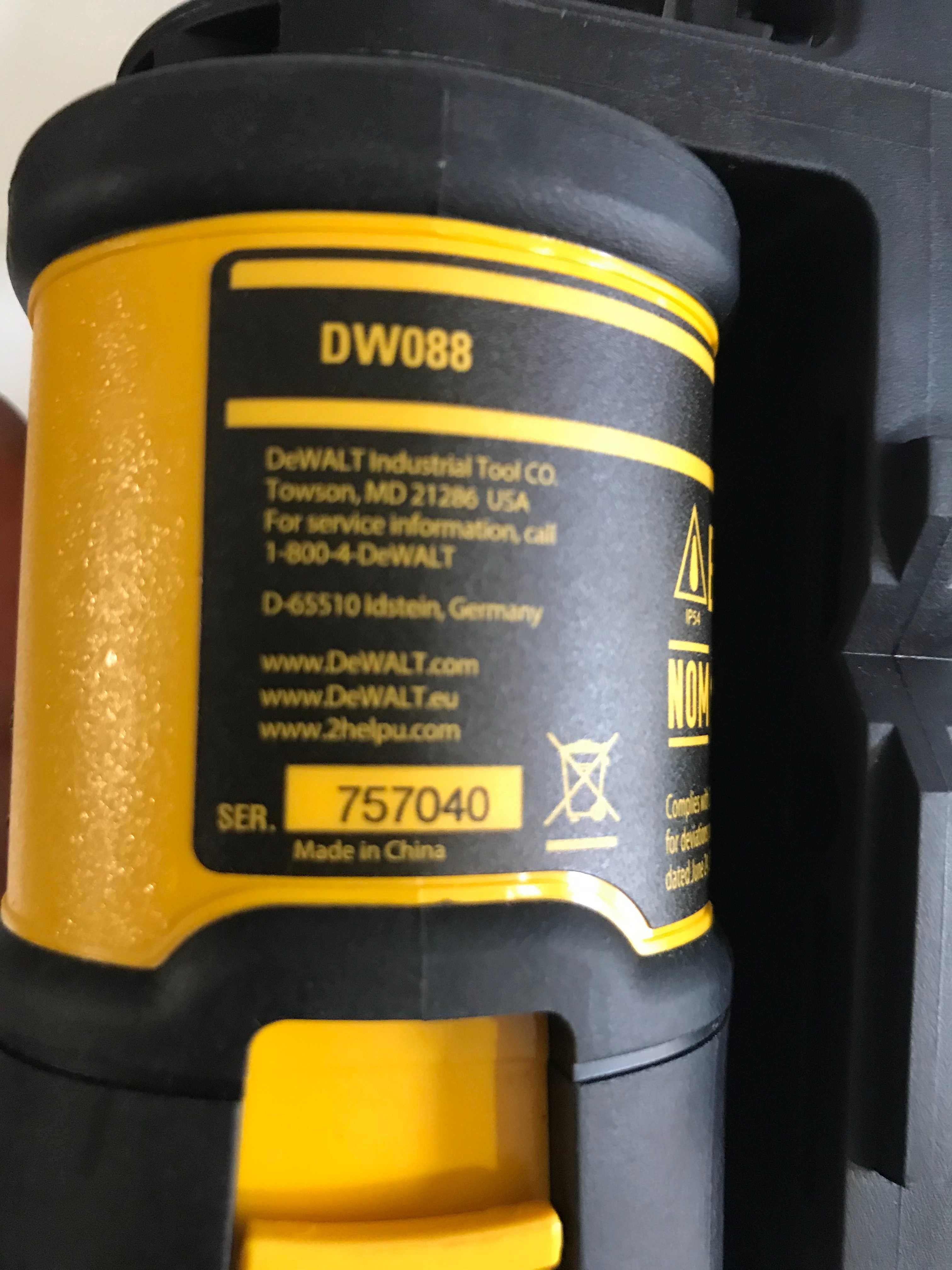 Рівень нівелір лазерний лінійний   DeWALT DW088K-XJ з Англії