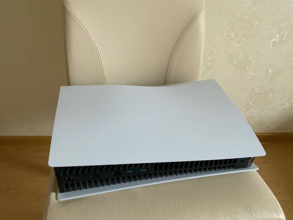 Приставка Sony PlayStation 5 825 GB Blueray