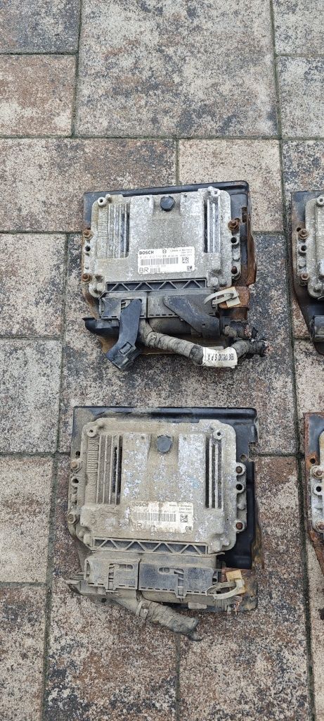 Блок керування двигуном Opel Zafira B 1.9 CDTI Astra H ECU Bosch