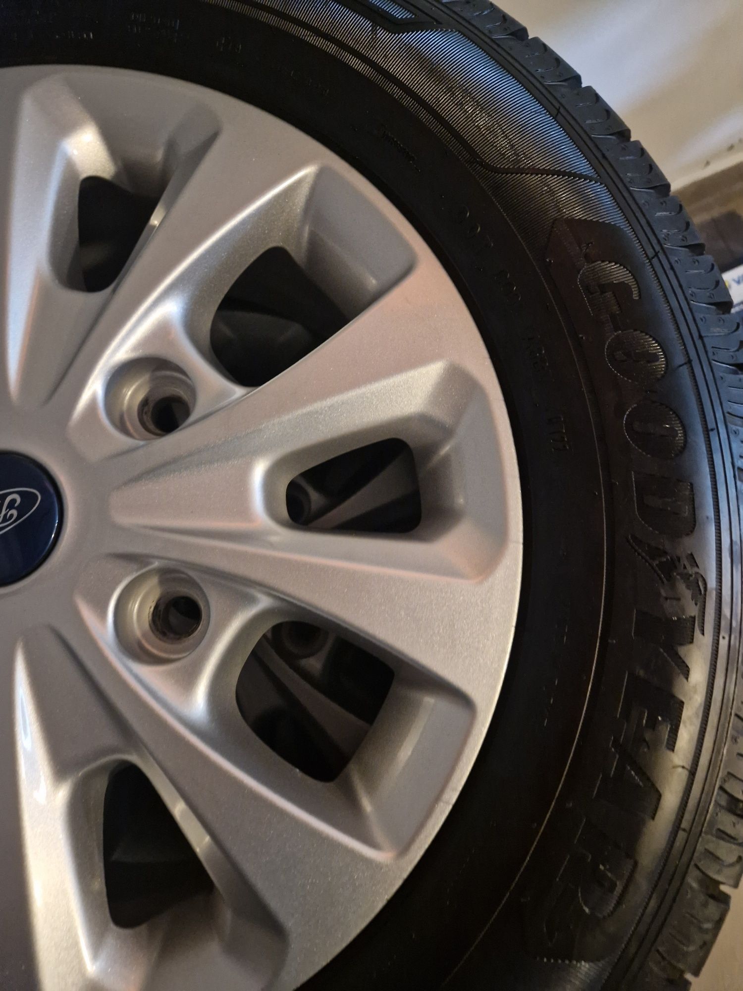 Opony Goodyear 215/65/16 C