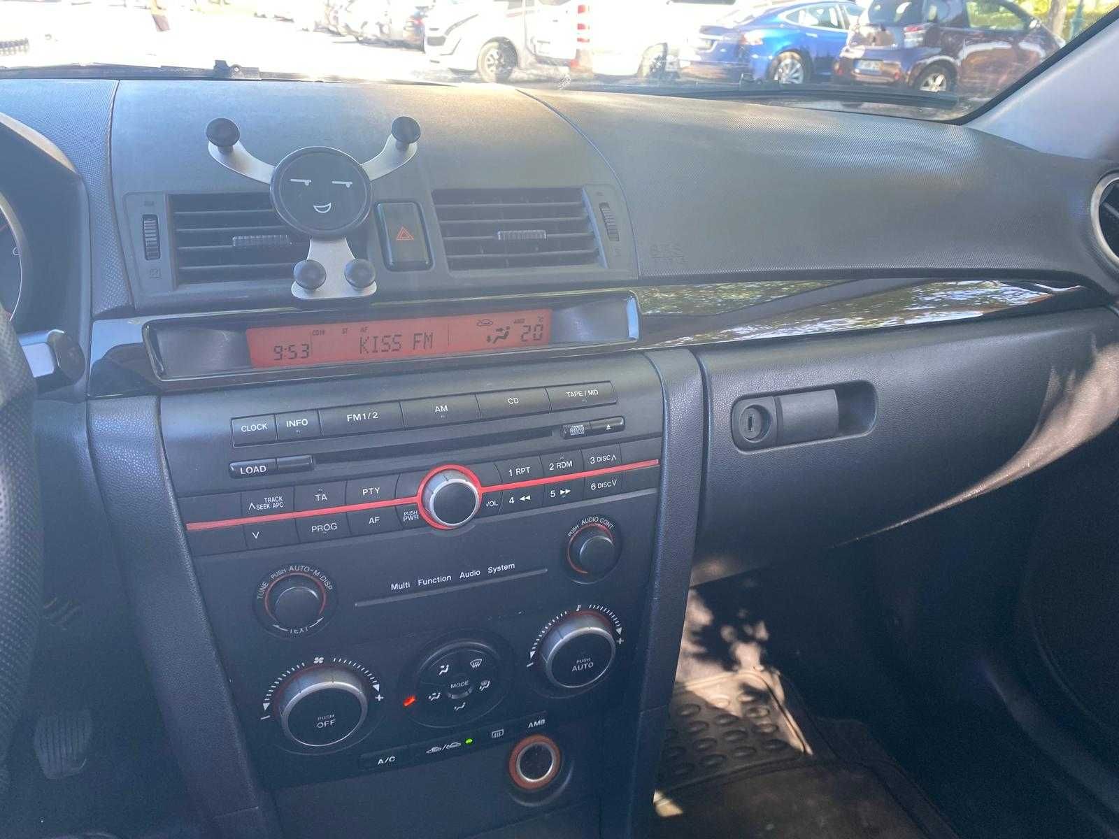 Vendo Mazda3 2005, bom estado