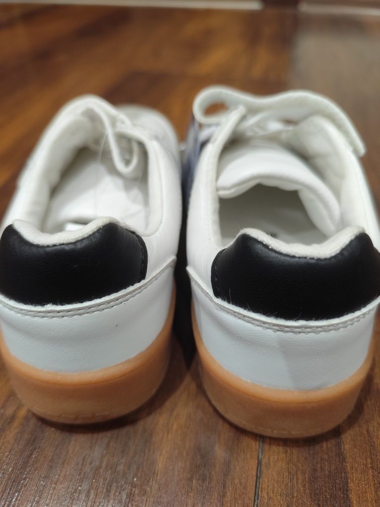 Buty chłopięce na wiosnę next r.32
