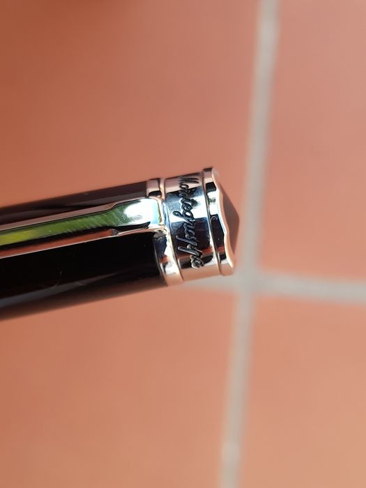 Caneta Rollerball Montegrapa Parola preto e platina