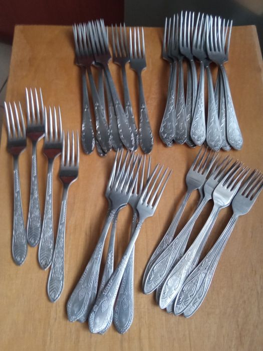 Столовые наборы. Столовые, десертные ложки, вилки, ножи