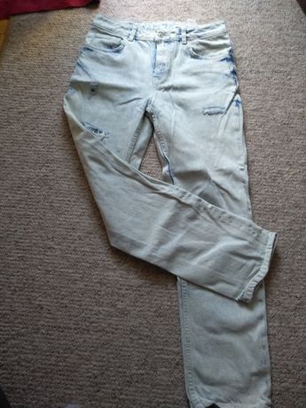 Spodnie,jeansy,przecierane Zara