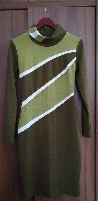 Продам женское платье