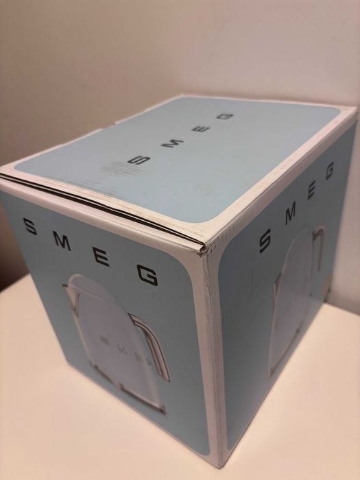 Jarro Elétrico SMEG Klf03creu - 1.7 L - 2400w