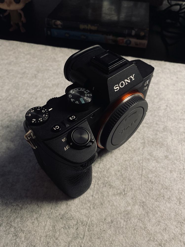 Sony A7III - Corpo & Cage + Acessórios