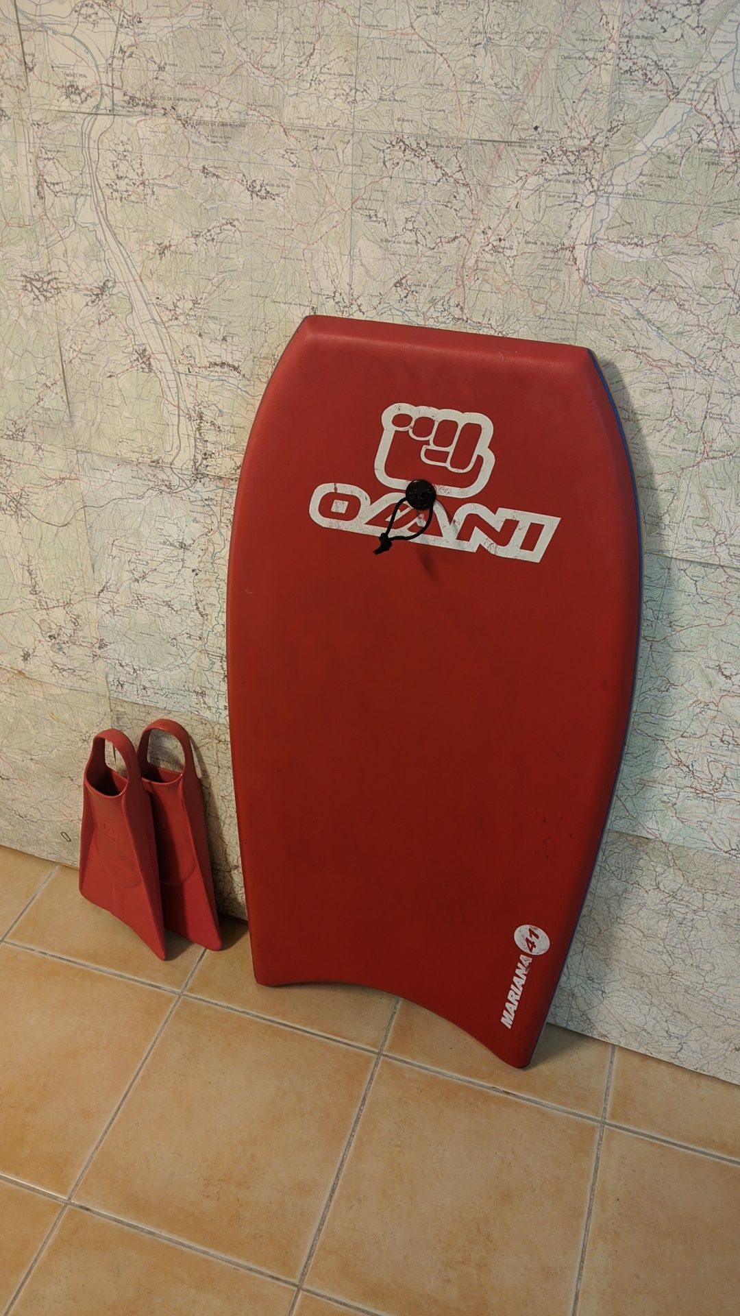 Prancha Bodyboard Omni + Barbatanas