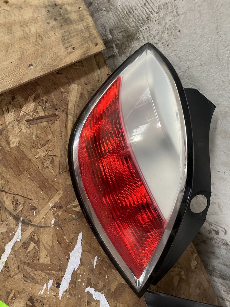 Lampa tył Opel astra h 5d