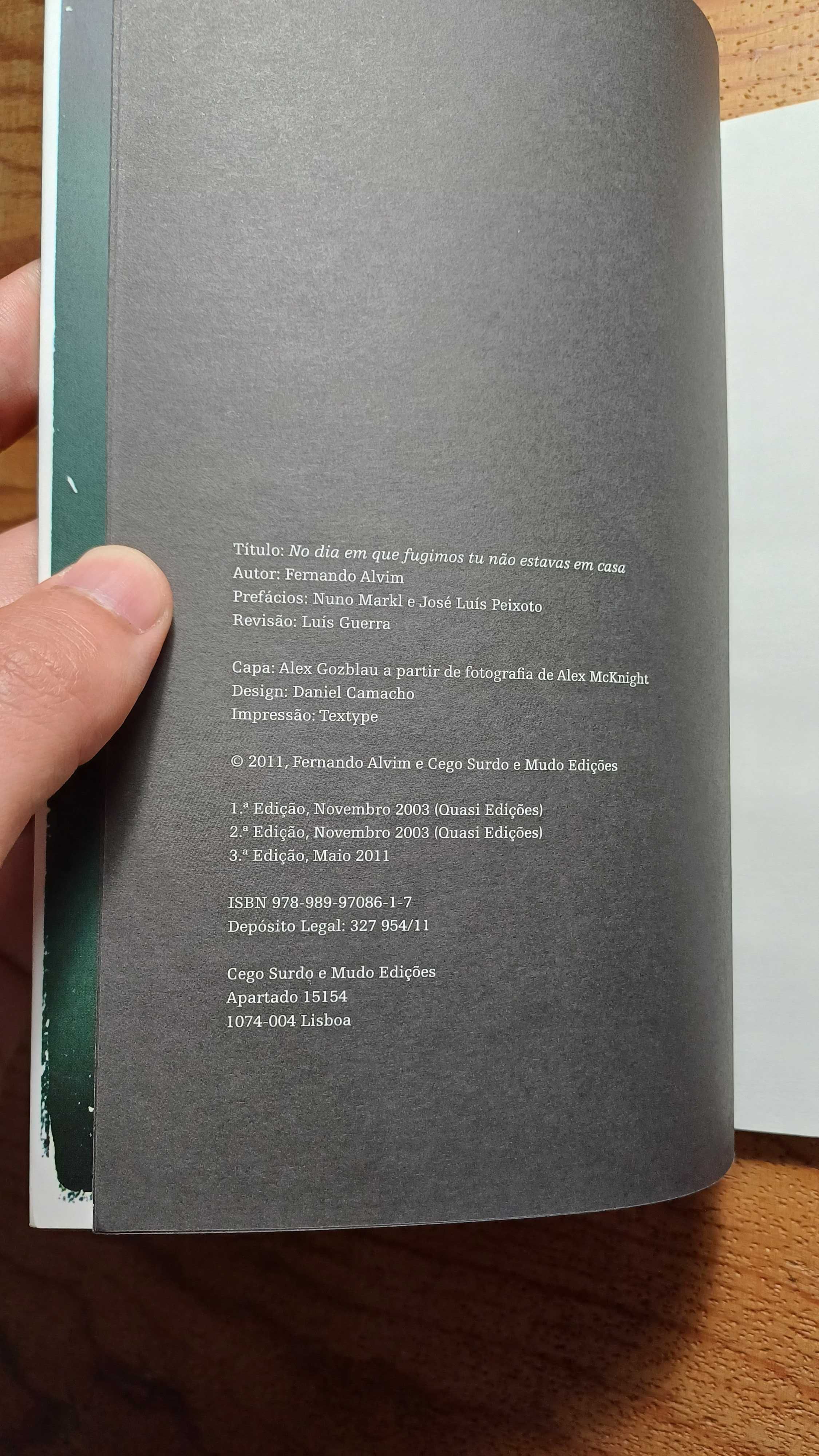 Livro No dia em que fugimos tu não estavas em casa