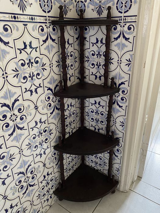 Movel de canto estilo antigo