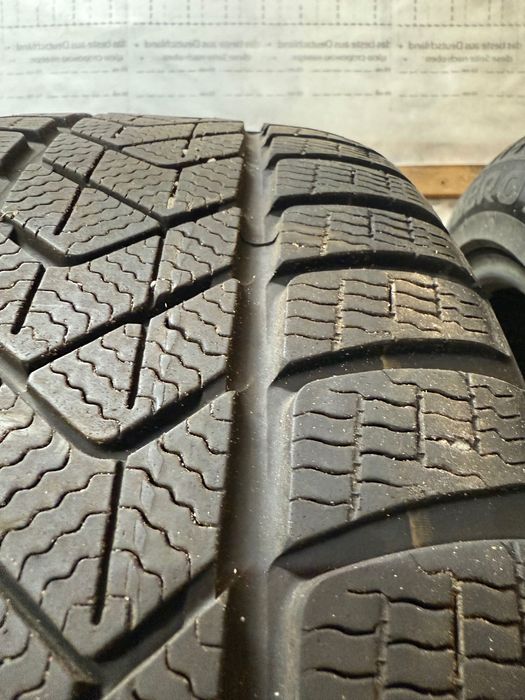 Продам зимние Pirelli R18 235/45