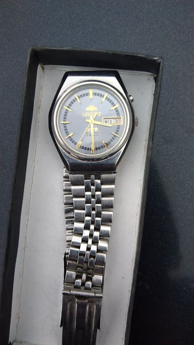 Часы продам рабочие.