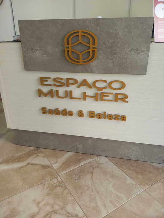 Reclamos Luminosos Acrílicos LED, Personalizados, Logos 3D, Corte CNC