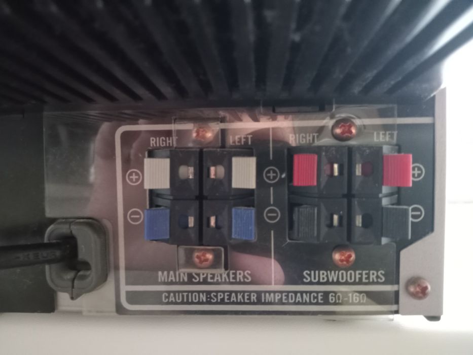 Музичний центр JVC з мощними колонками