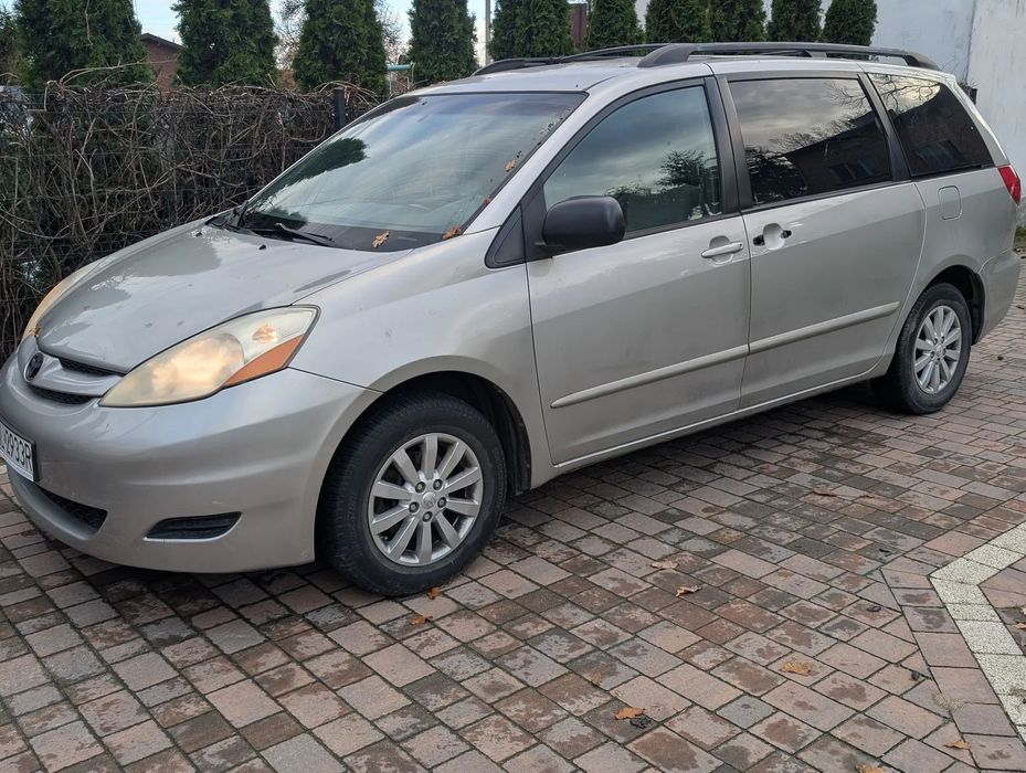Toyota Sienna Fajny 8 osobowy samochod
