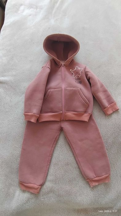 Zestaw spodni i swetra dla dziewczynki
