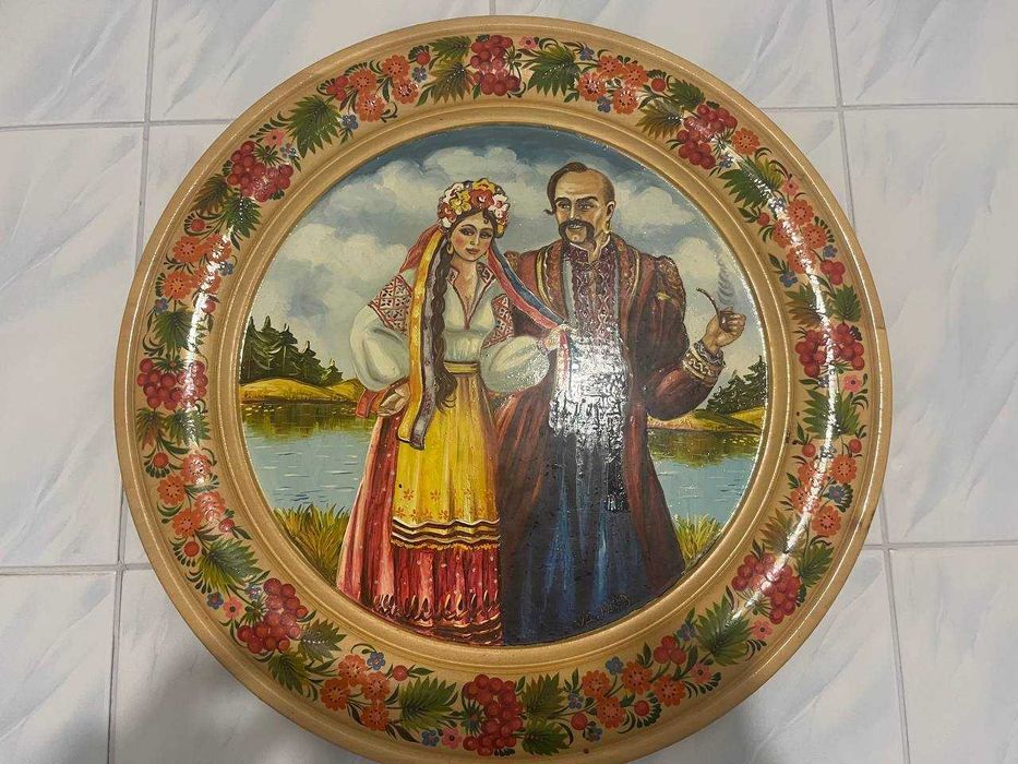 Настенная тарелка. Петриковская роспись