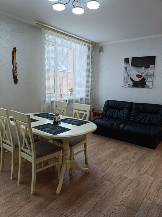 Шикарний будинок з ремонтом для сім'ї