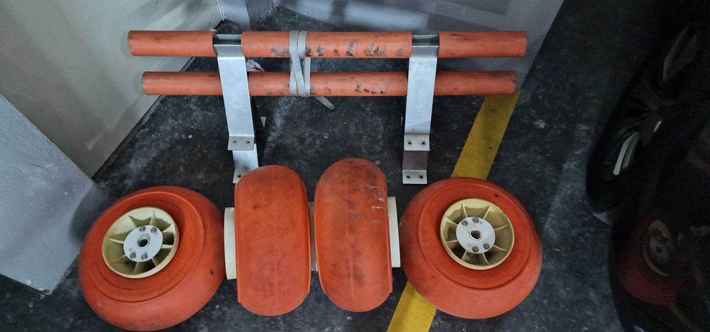 Transporte Mota de Água, carro com Rodas Balão para Areia da Praia