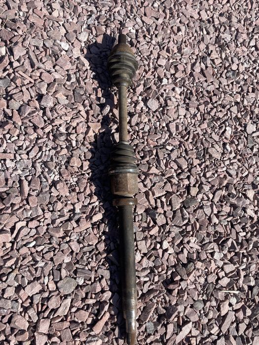 Полуось права вольво в50