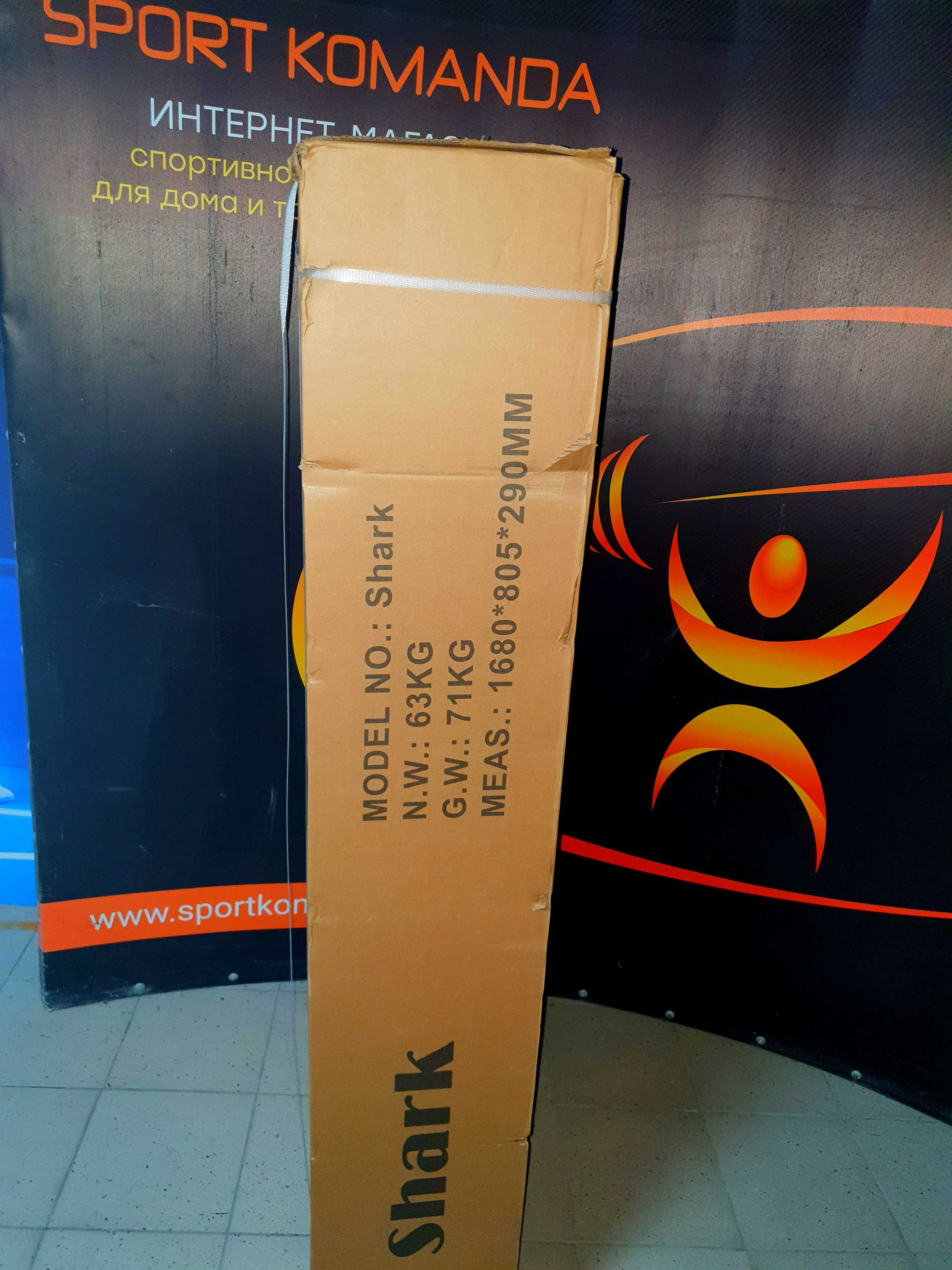 Бігова доріжка Generation Fitness Shark iConsole