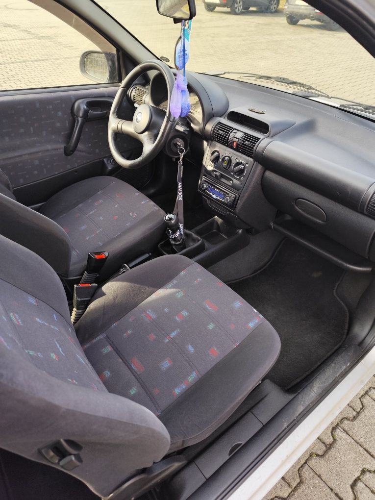Opel Corsa B 1.0