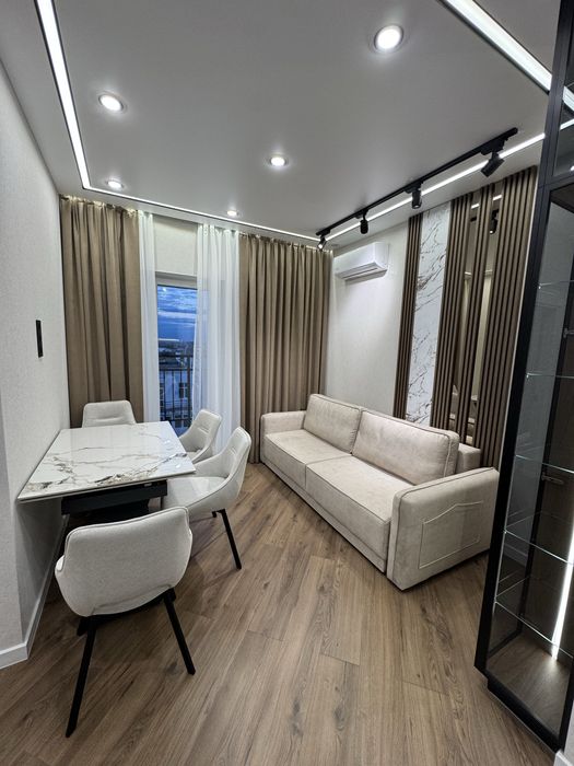 Продаж квартири 60Перлина на Краснова, 2кімнати, балкон