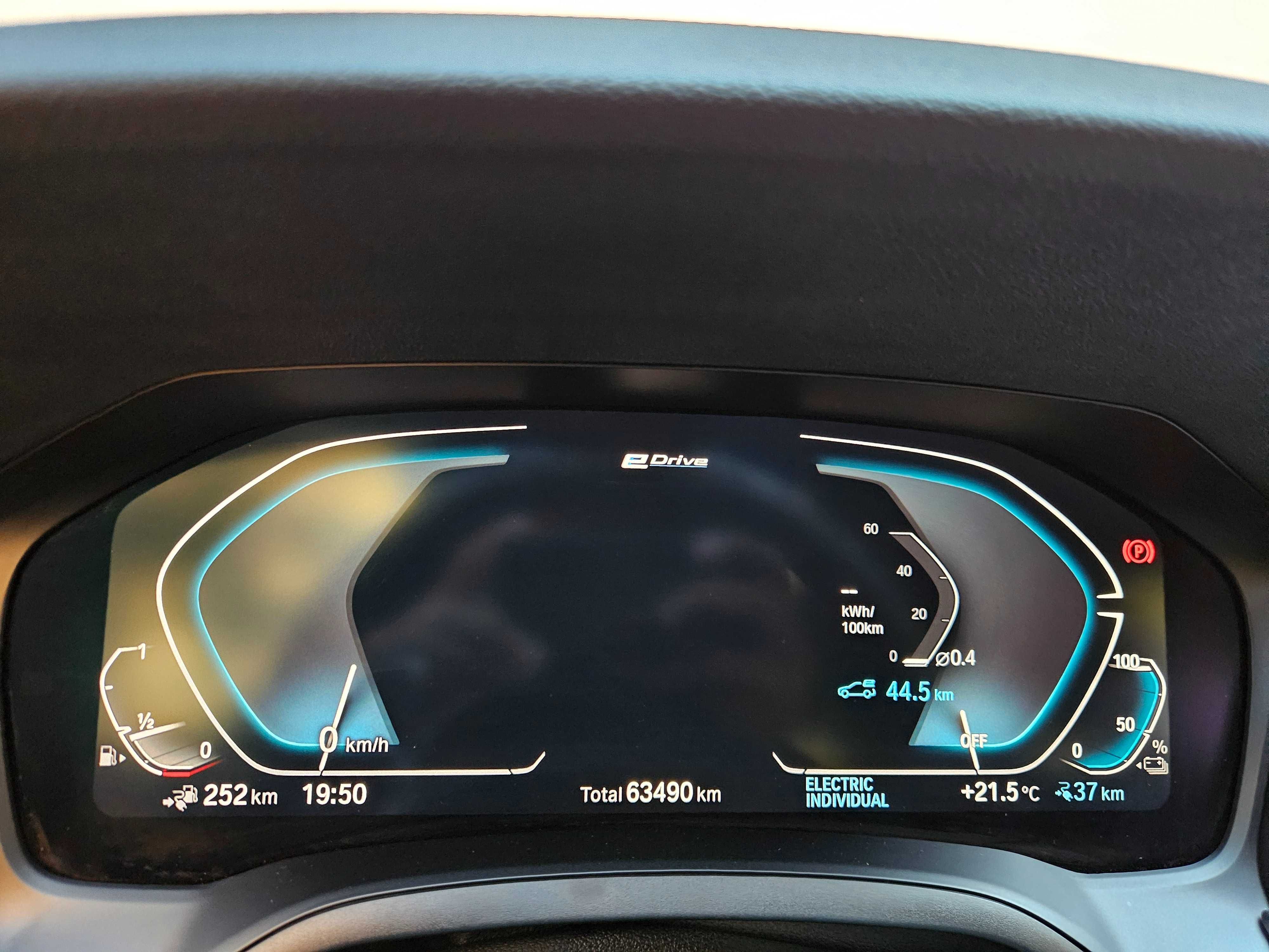 BMW 320e versão M