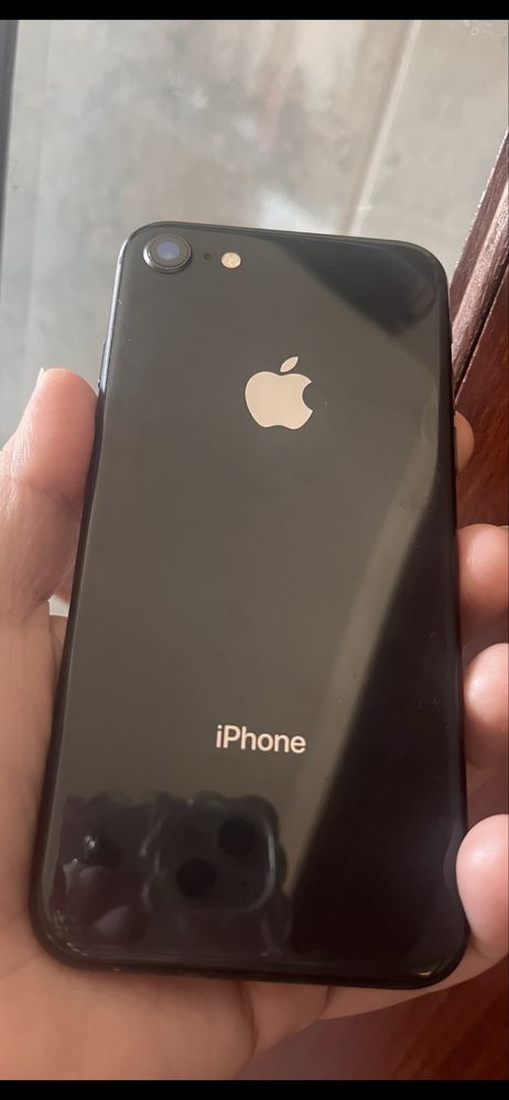Vendo iphone 8 conservado