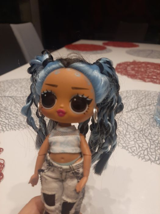 Lalka lol  Omg duża
