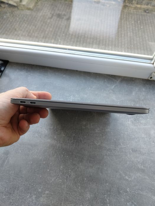 Ноутбук macbook pro 13 2017 i7  16/256  A1708