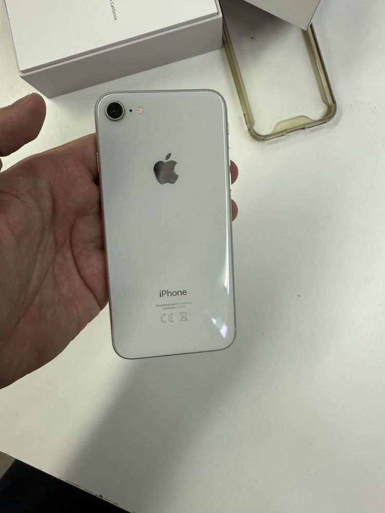 iPhone 8 Silver 64Gb