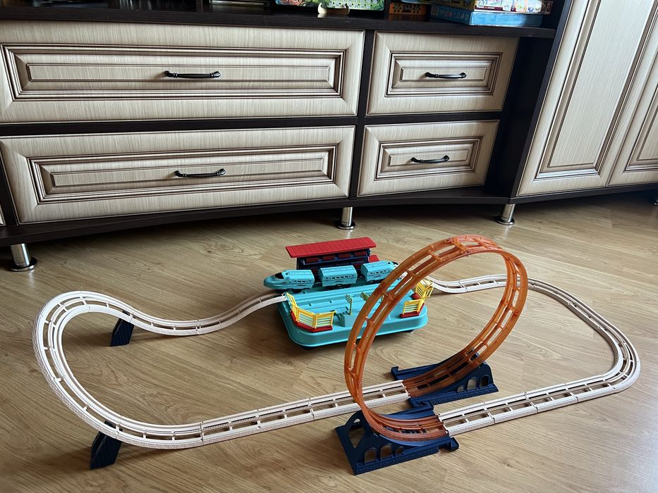 Дитяча іграшка залізна дорога