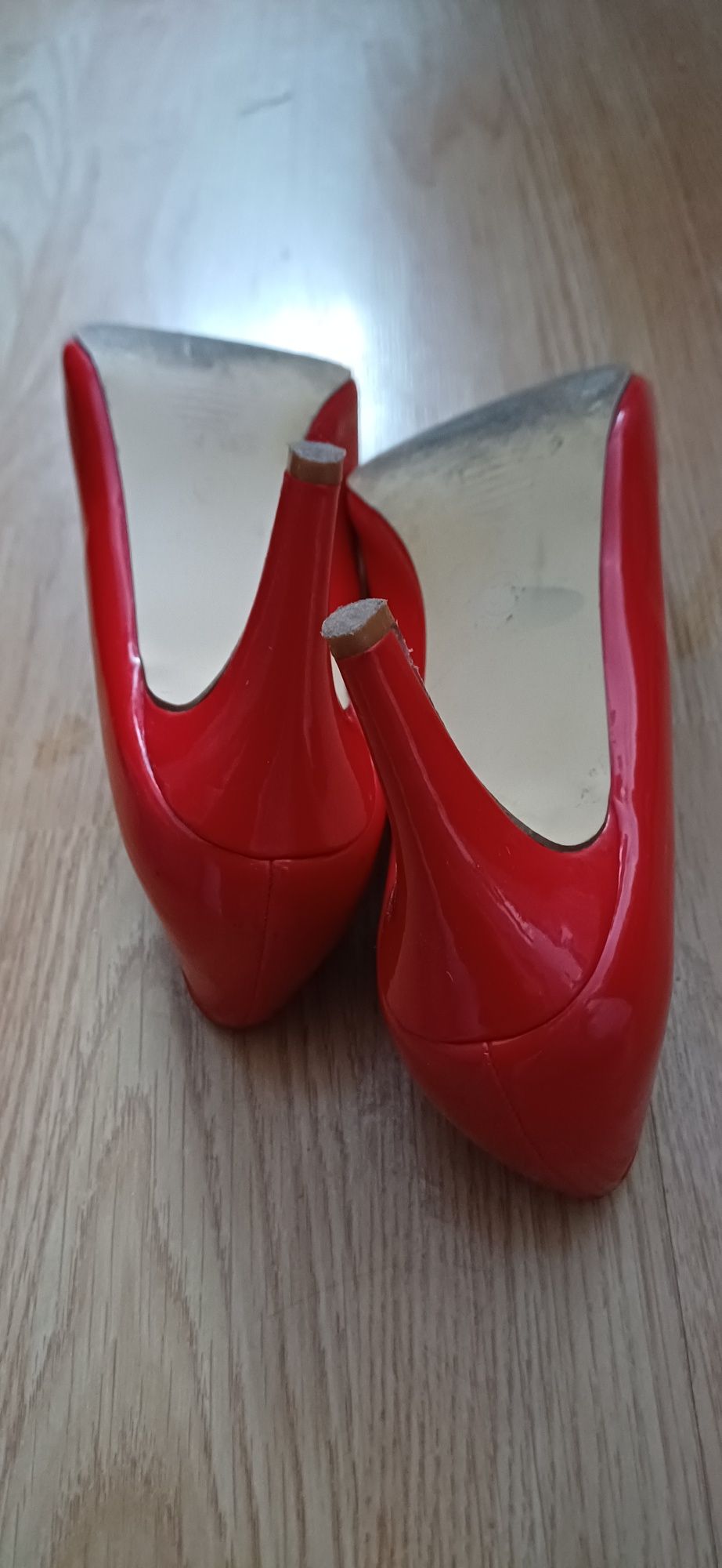 Czerwone lakierowane szpilki Yes Mile for Lady r 36 obcas 7cm czółenka