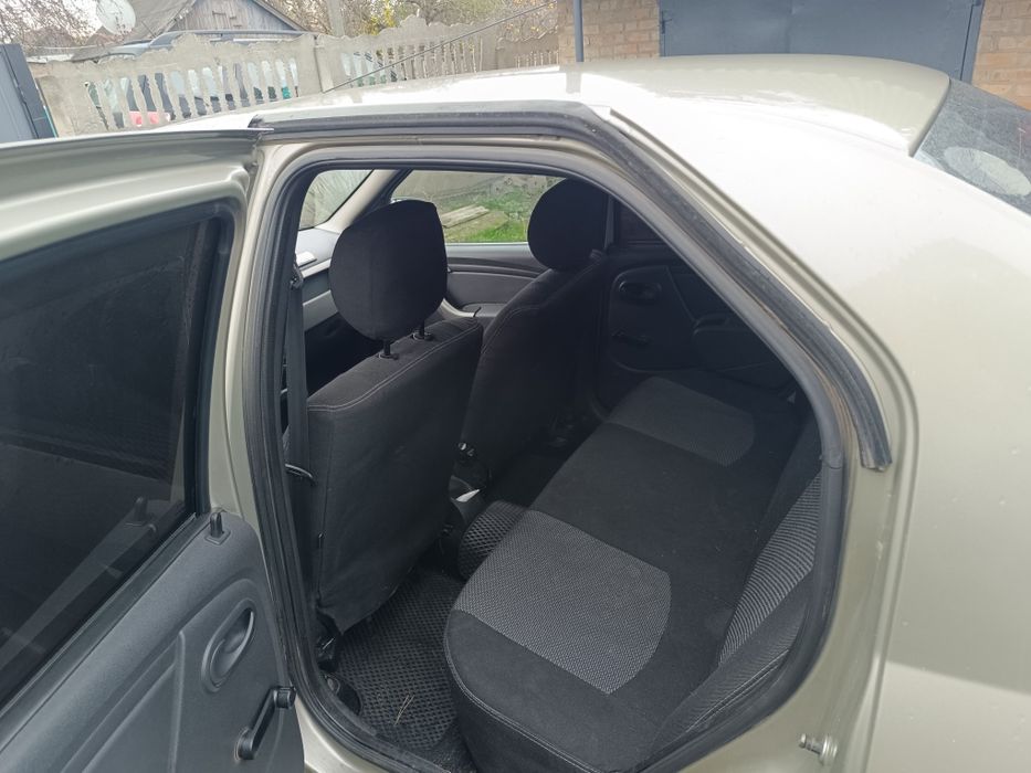 Рено логан 2011р