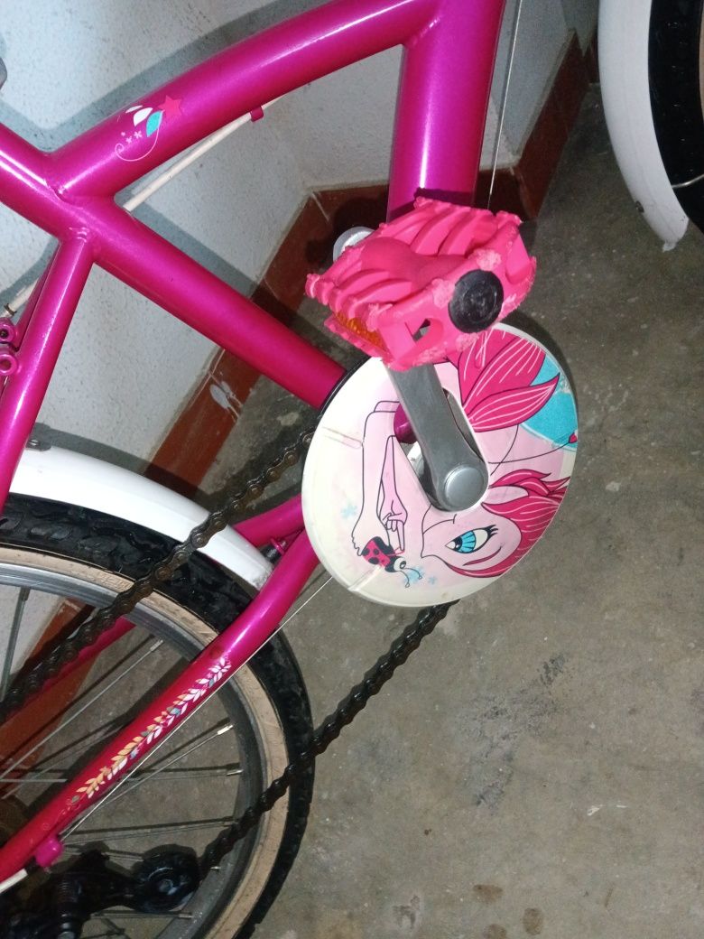 Bicicleta roda 20 60€ fim de semana para menina em excelente estado