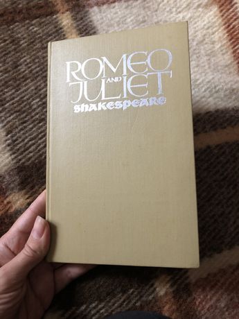 Книга Romeo and Juliet Shakespeare на англійській мові