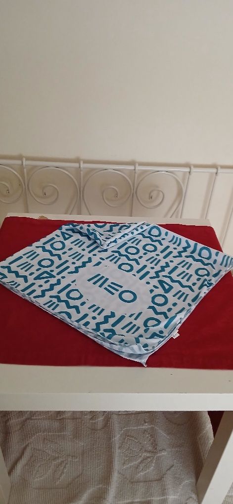 Lenço com publicidade Meo, novo