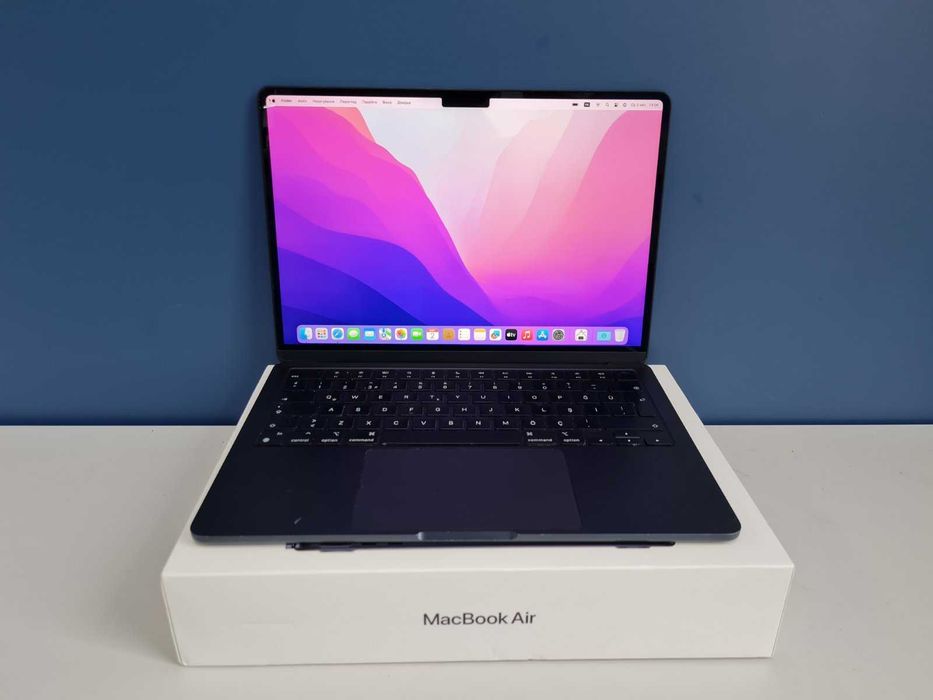 Ноутбук Apple MacBook Air A2681