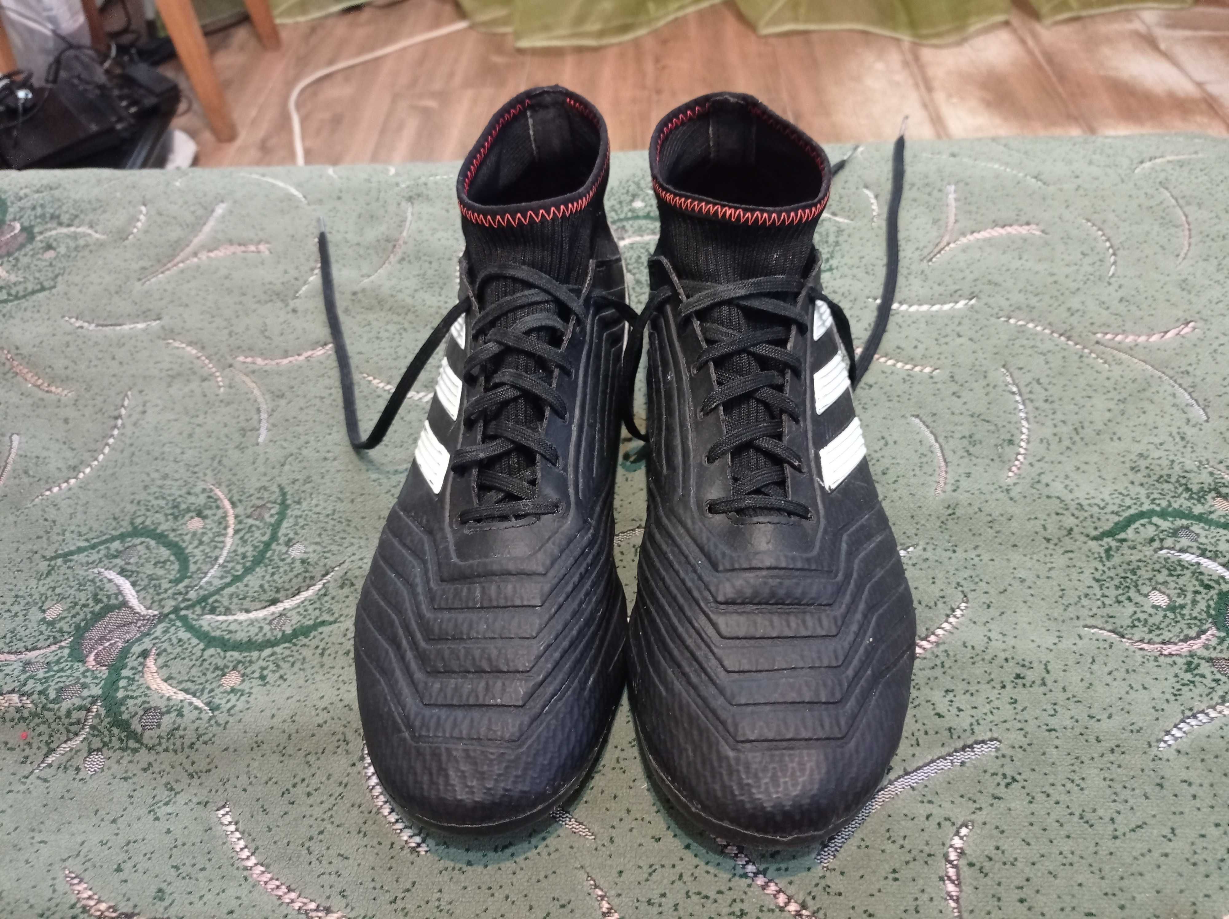 Копочки Adidas Predator (оригинал) фирменные размер-44стелька-28см