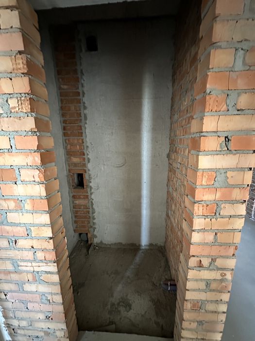 ВИДОВА квартира в Києві біля метро.Заселений будинок!