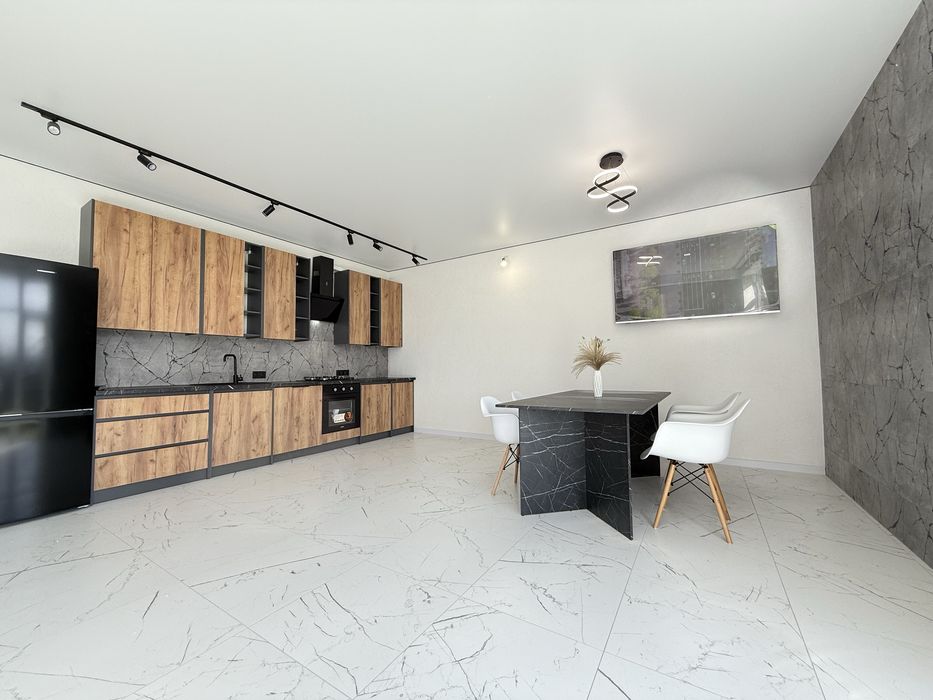 Продам 2поверховий будинок в селі Лисогора 5хв від Вінниці Якушинці