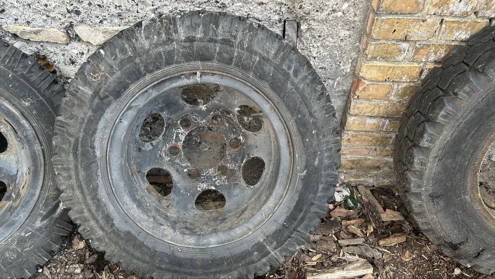 Шини з дисками 7,50 R20 колеса ГАЗ