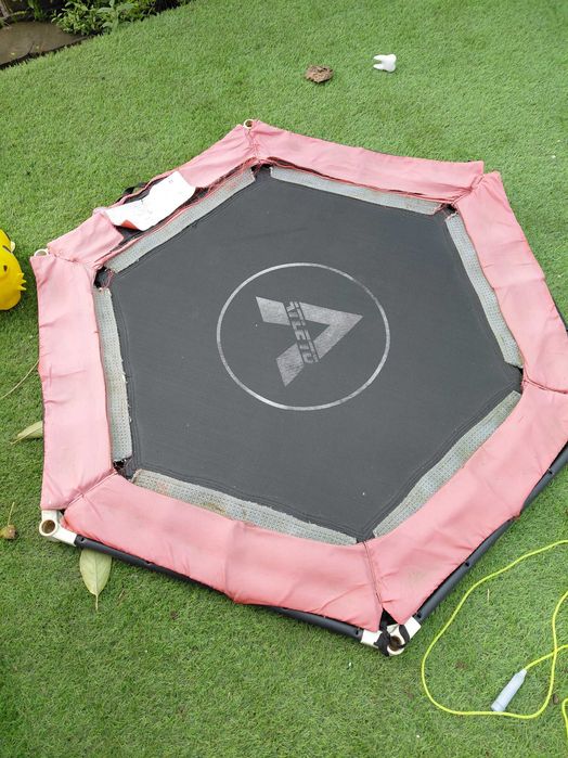 Дитячий батут 140см